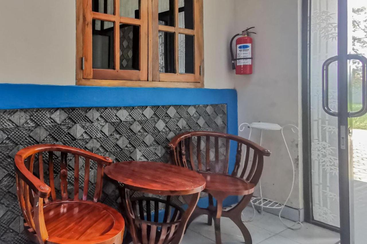 ホテル Reddoorz Near Pantai Pancer Door パチタン エクステリア 写真