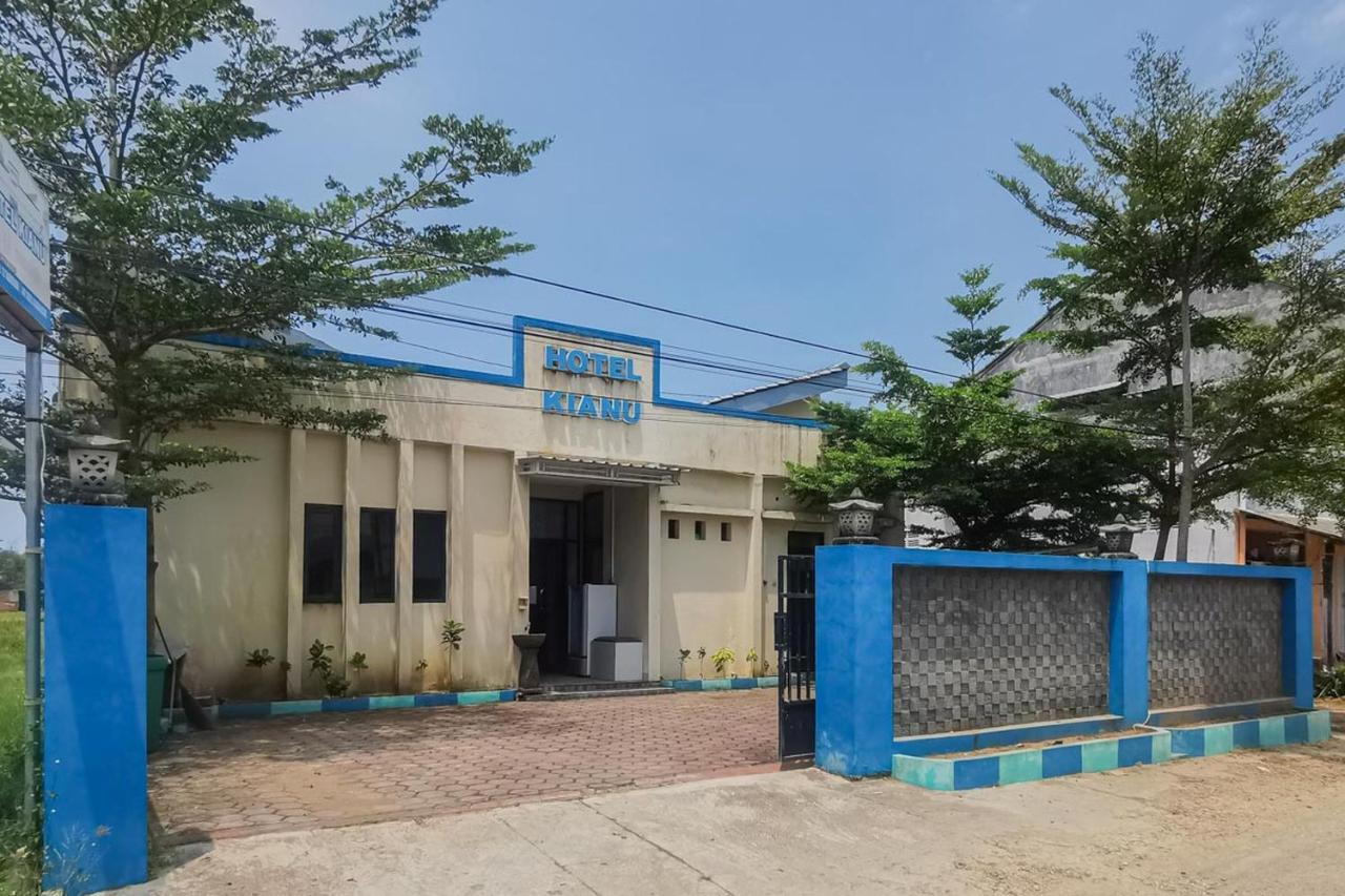 ホテル Reddoorz Near Pantai Pancer Door パチタン エクステリア 写真